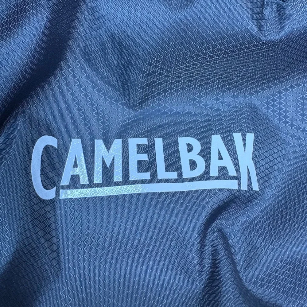 CamelBak Cloud Walker 18 Hydration Backpack 2L Reservoir – Gray Hiking‎ Daypack